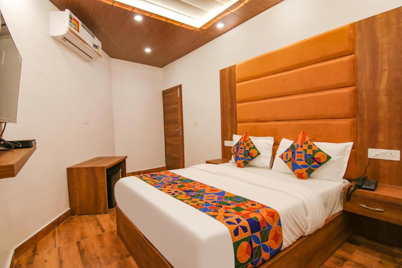 Fabhotel Ambassador Manimajra Exterior foto